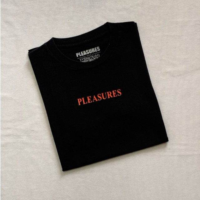 Kaos Pleasures x Marilyn Manson • Size M • Streetwear Pria • Print face