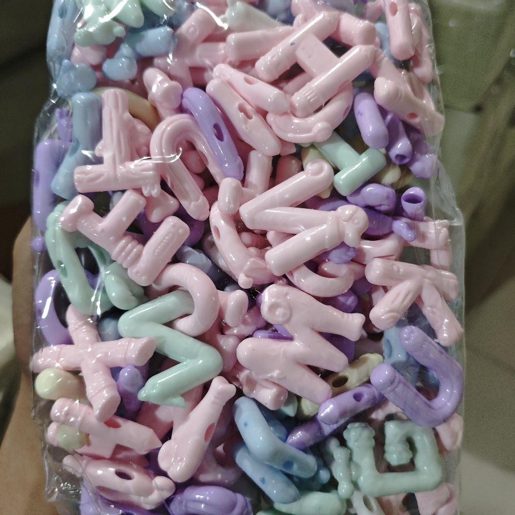 Manik manik huruf besar / mote huruf besar 1pon