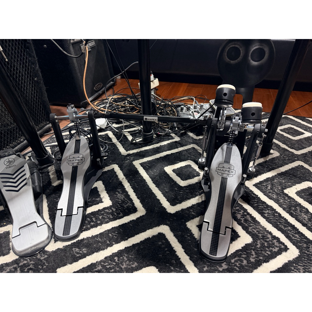 Double Pedal Mapex P6000TW Drum