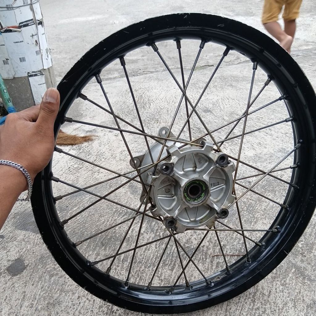 velg ring 18 copotan crf belakang kondisi normal
