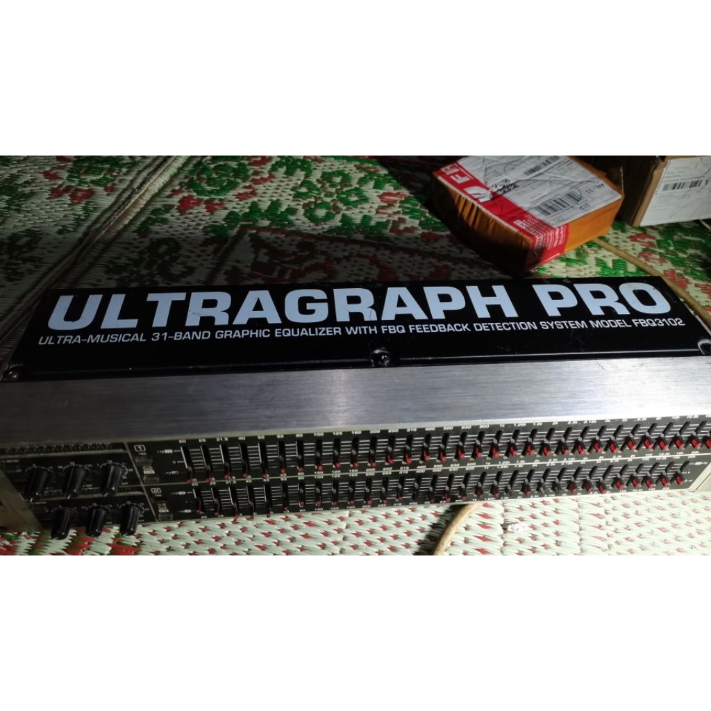 equalizer behringer fbq 3102