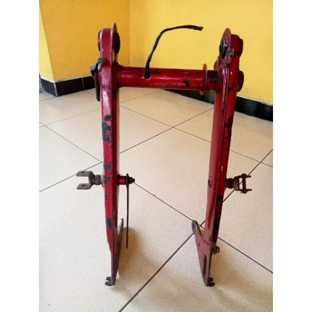 SWING ARM YAMAHA V75 V80 warna  ORIGINAL SECOND