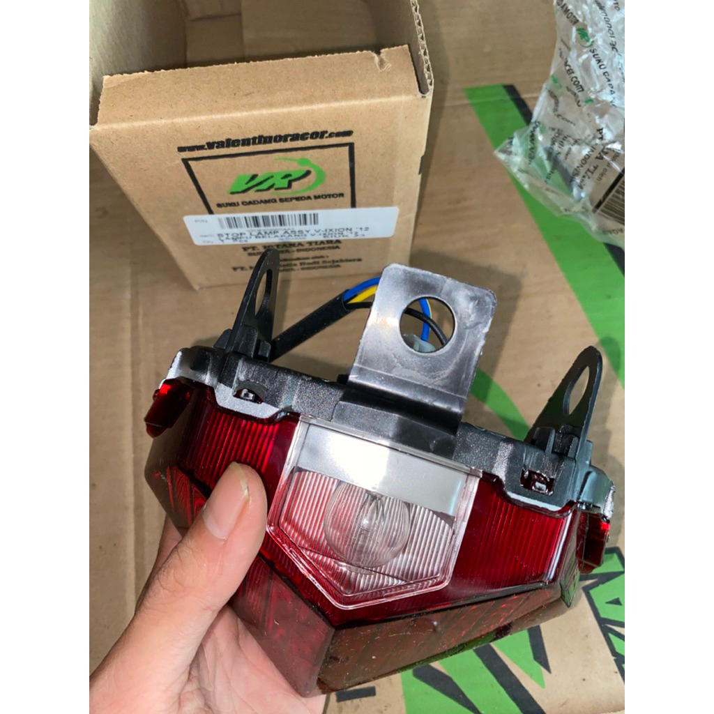 REFLEKTOR LAMPU BELAKANG VIXION NEW 2012 STOP LAMP merk VR/WIN