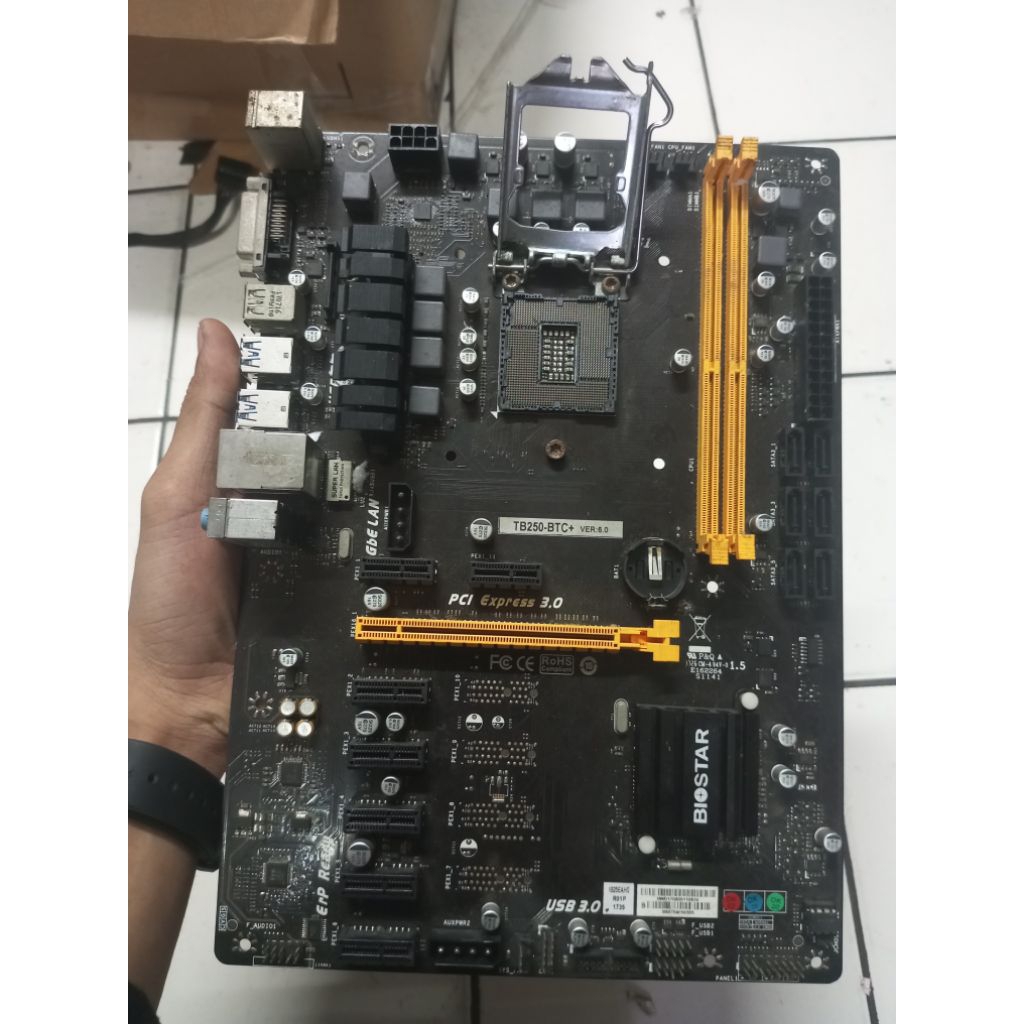 MOBO TB250-BTC+