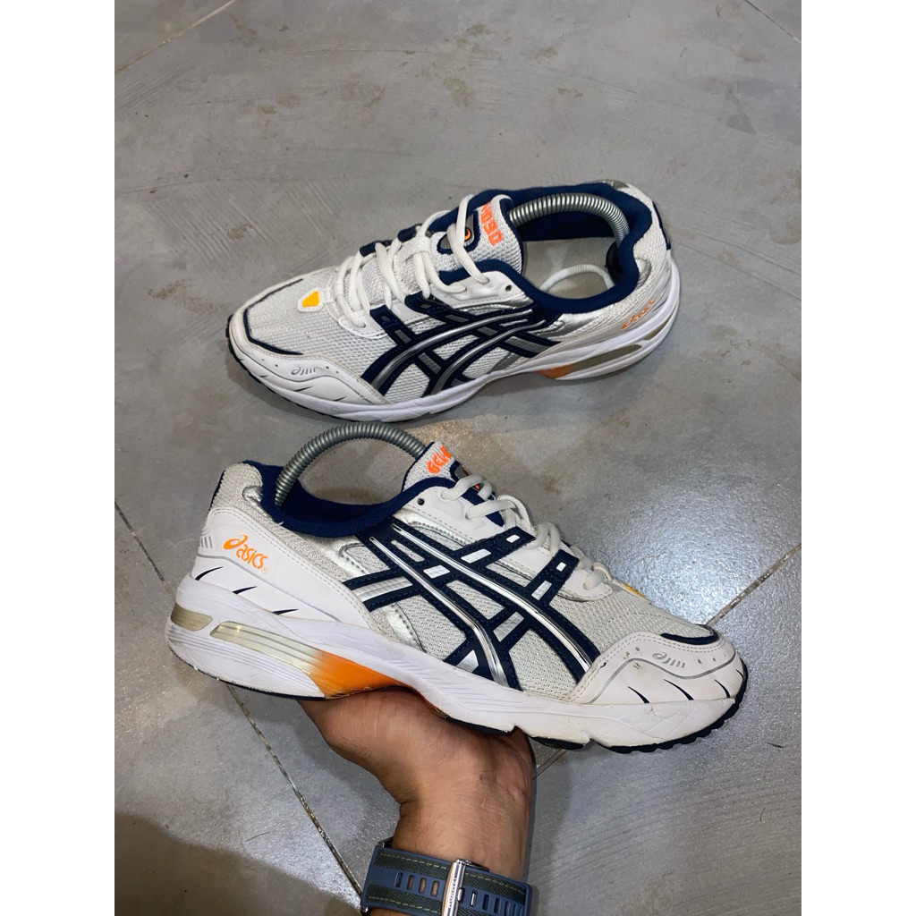 ASICS GEL 1090