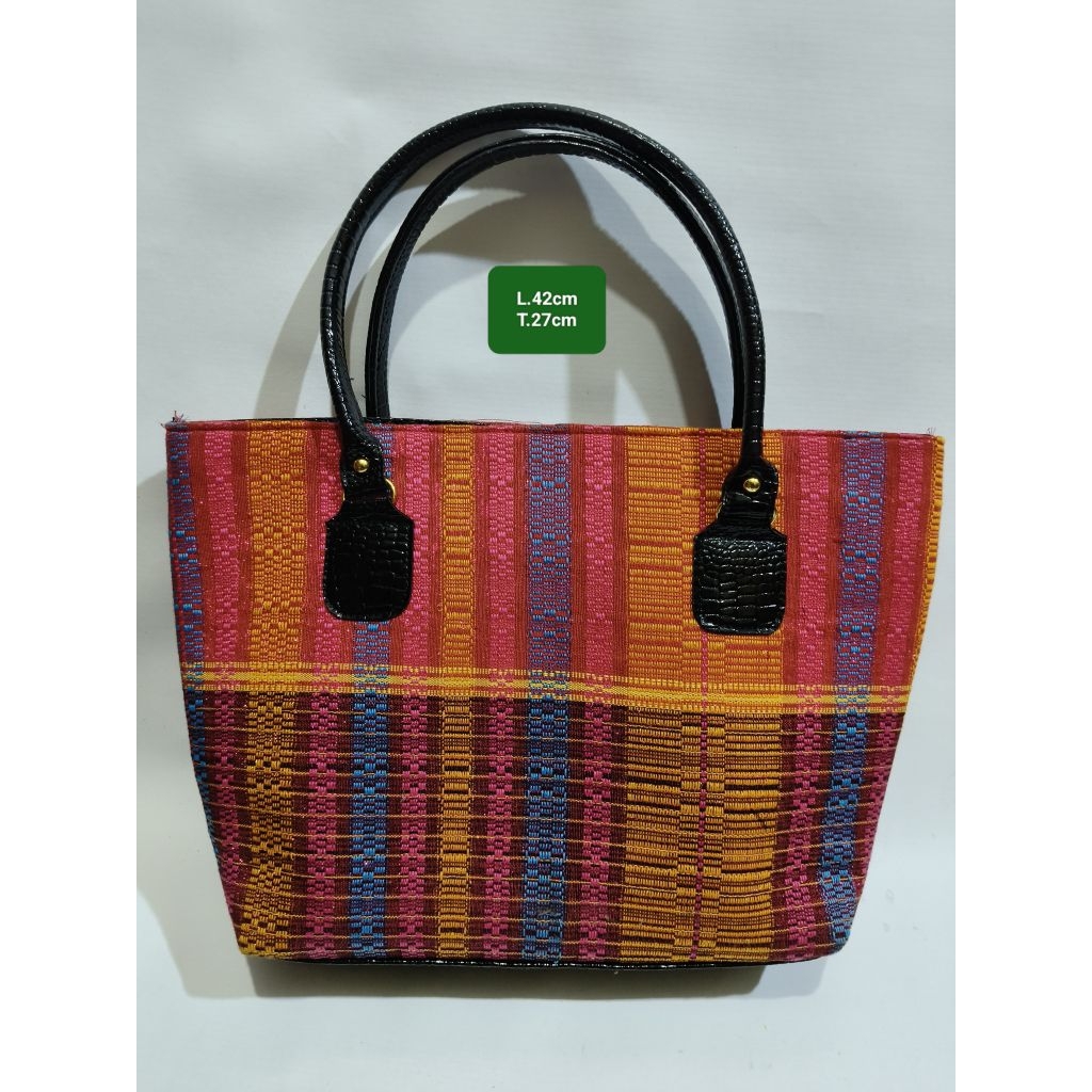 Tas wanita bahan ulos batak