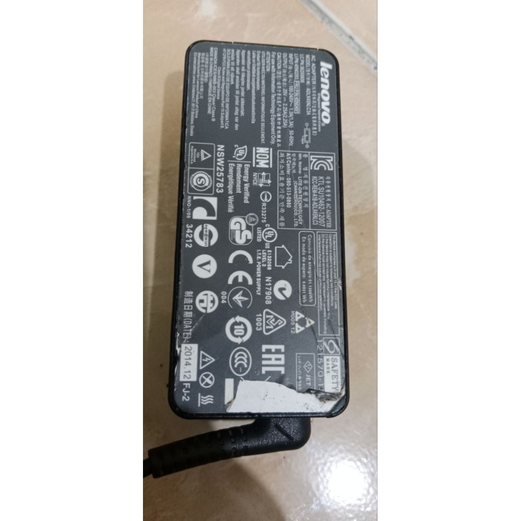 carger/cas laptop lenovo original bawaan laptop, bisa buat laptop g30 g40 dan lainya