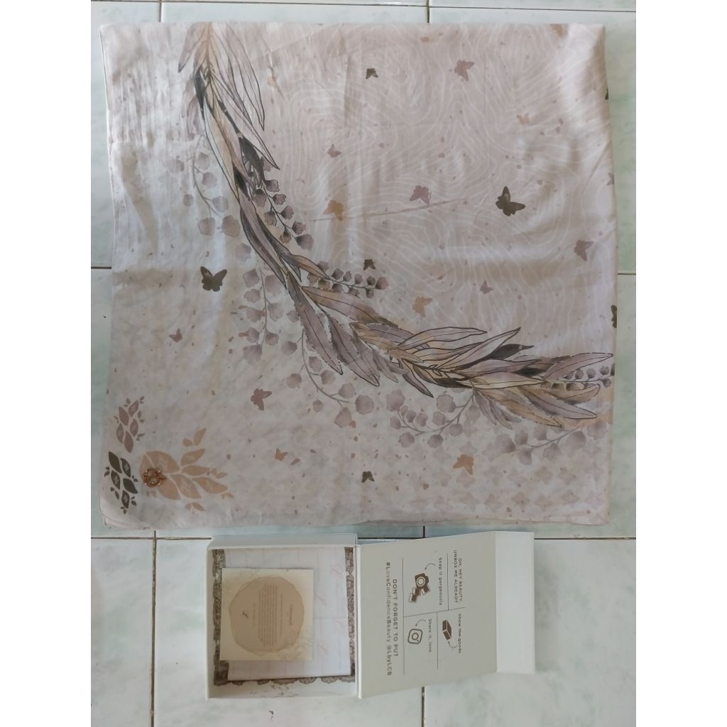 Preloved Hijab L by Laudya Chintya Bella VVGC