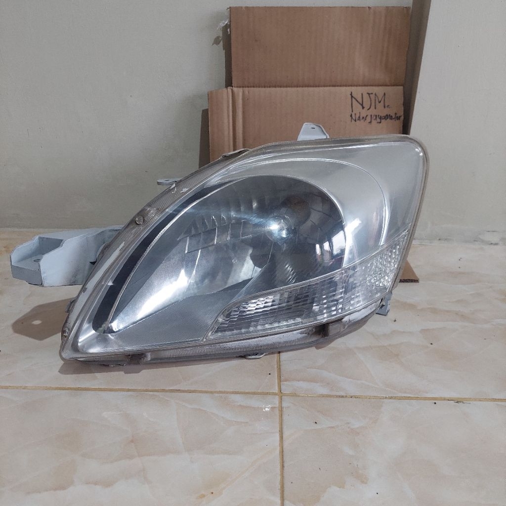 Headlamp Lampu Depan toyota Vios Gen2 2008 - 2012 Kiri L original