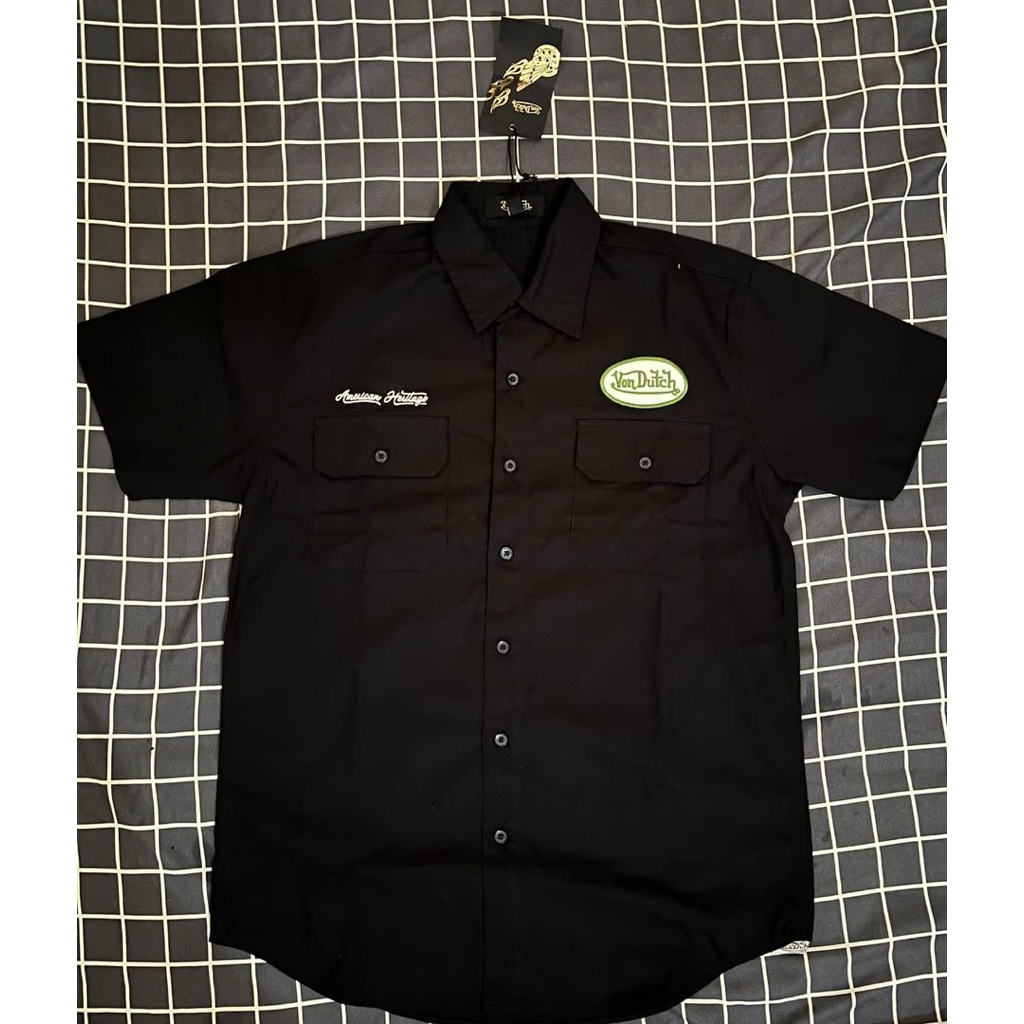 KEMEJA HITAM VON DUTCH