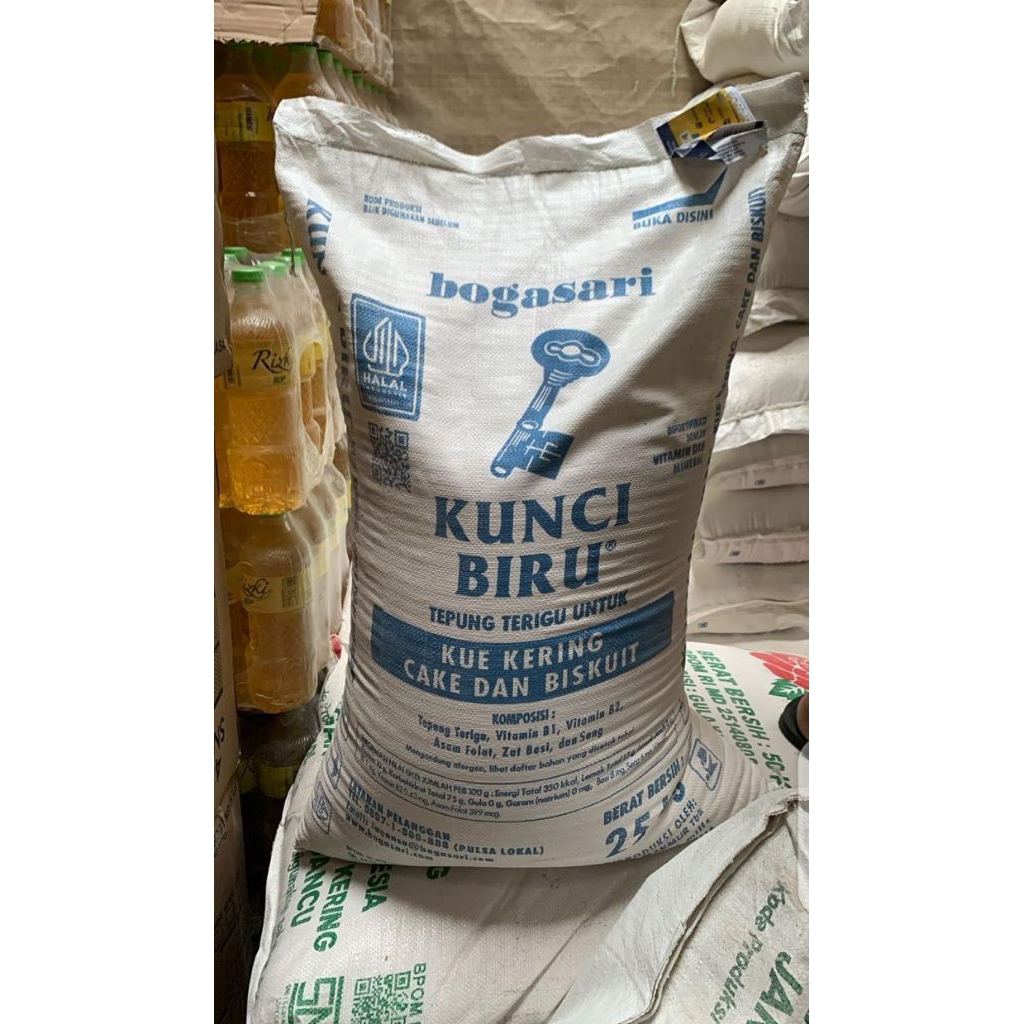 1 karung sak 25 kg tepung terigu kunci biru Bogasari harga murah grosir sembako bandung