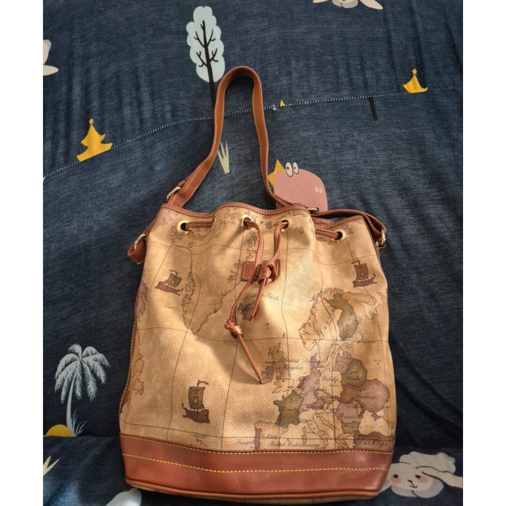 Alviero Martini (Tas Peta) - Preloved