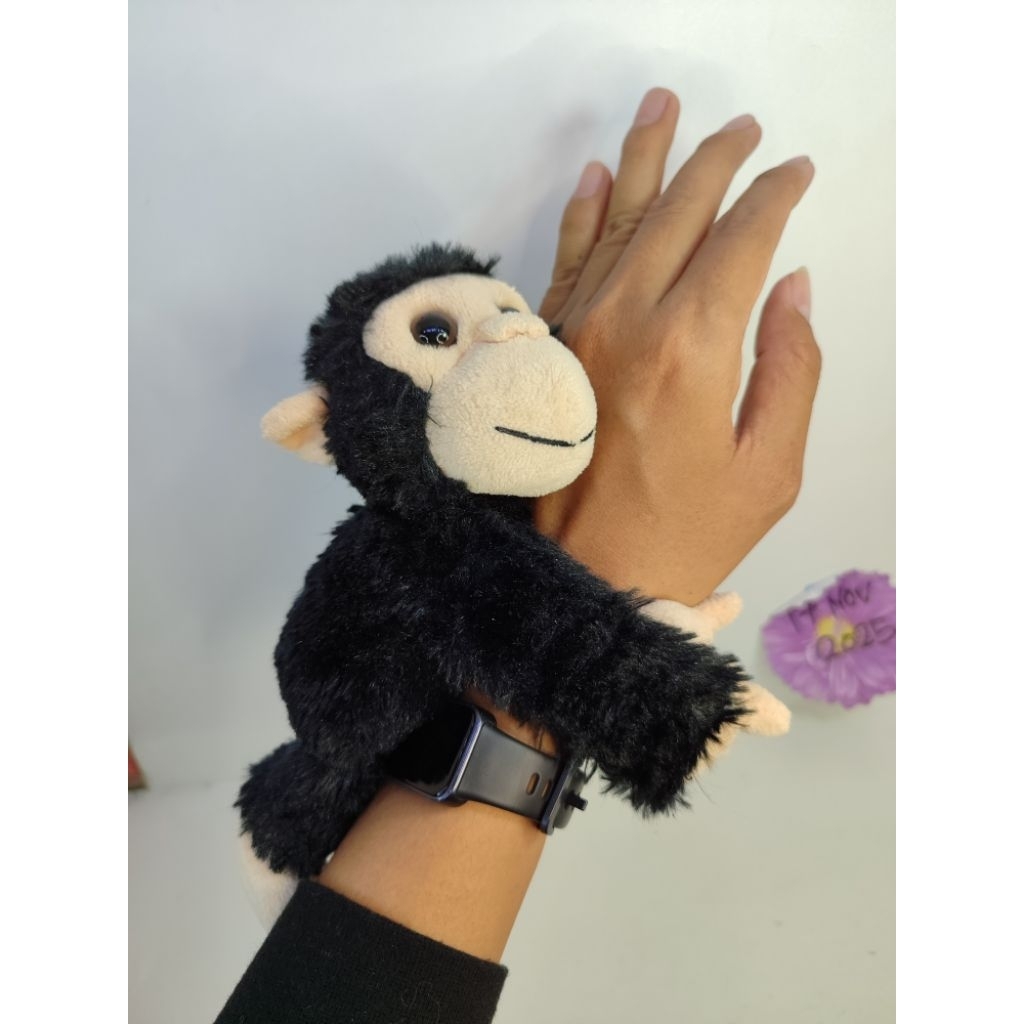 boneka monyet lutung boneka gelang tangan original wild Republik