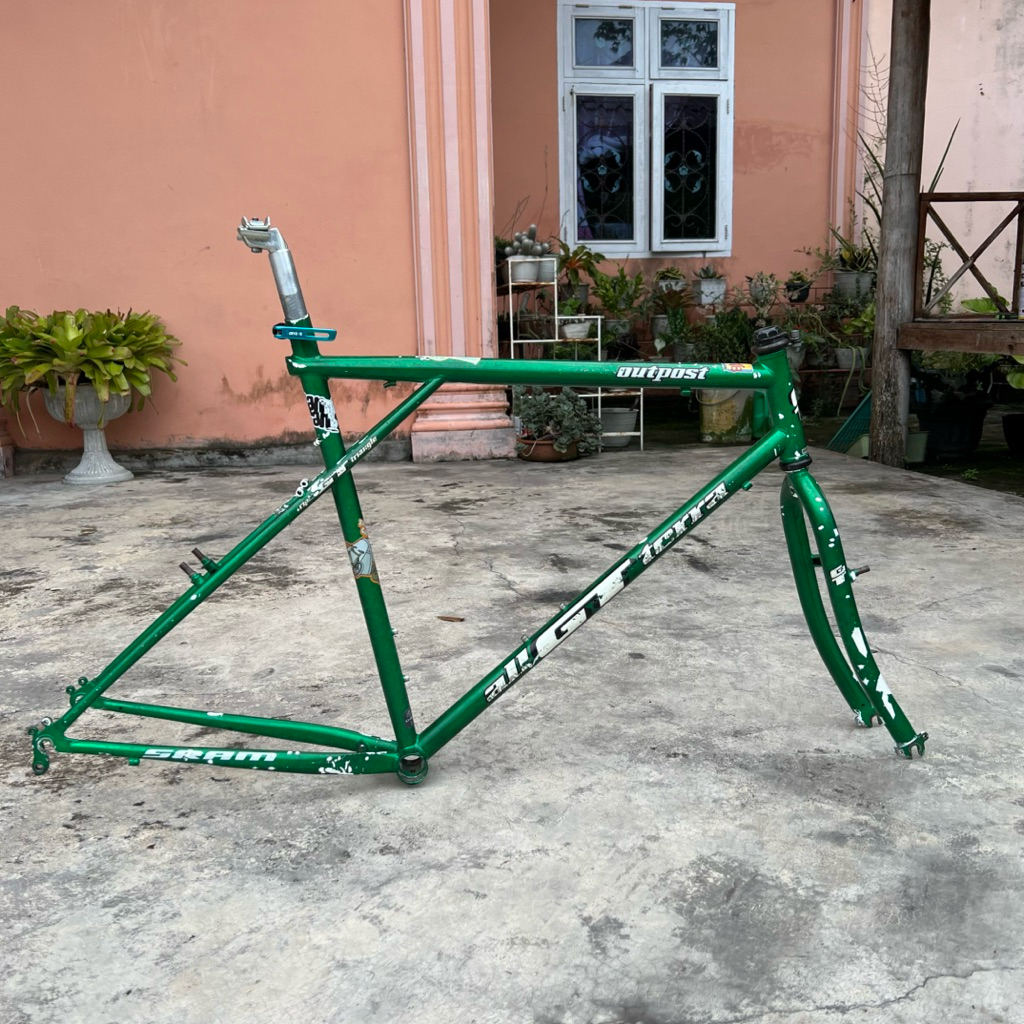 Frameset GT Outpost & Maxxis DTH