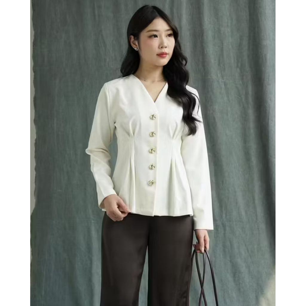 Preloved Beige studio size m ivory