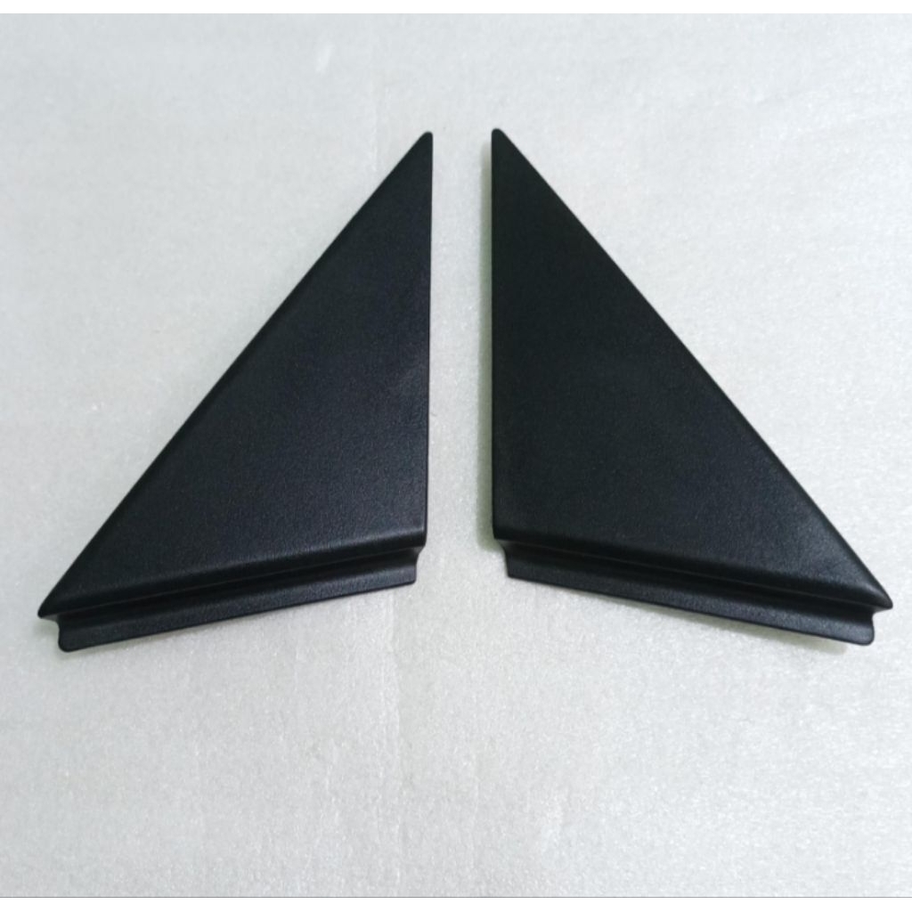 Garnish pilar depan spion avanza veloz 2022 UP Original