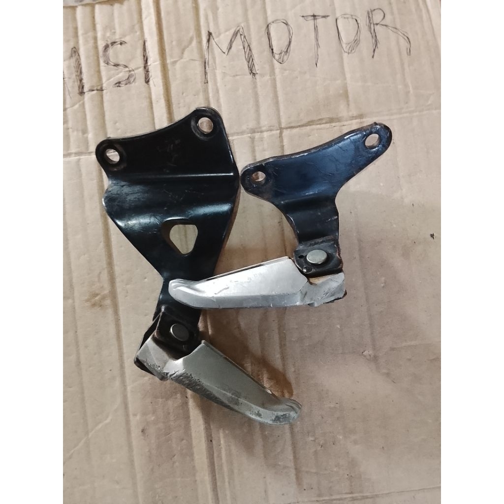 footstep belakang Mio sporty original second kiri kanan/bastep belakang Mio sporty original second k