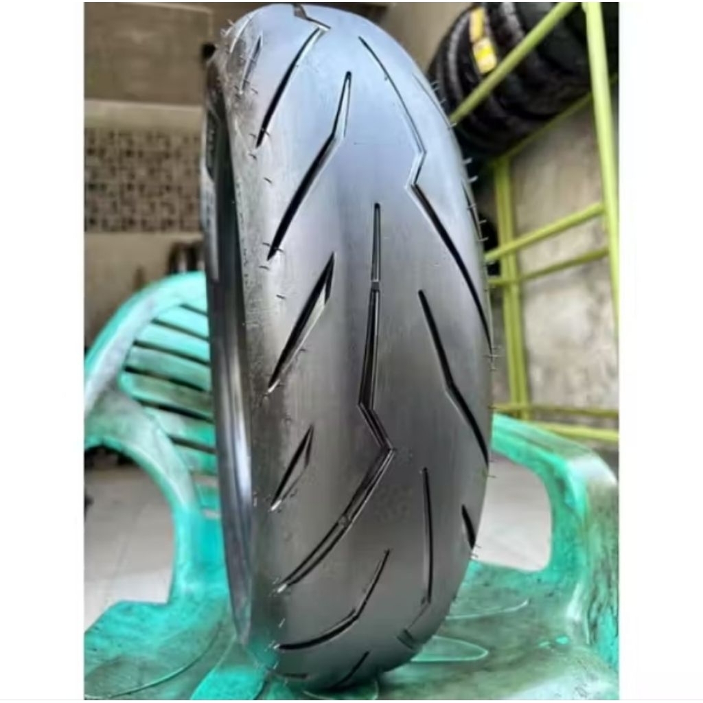 BAN BELAKANG MEREK PIRELLI DIABLO ROSSO UKURAN 130/70-17 140/70 17 150/60 17 TUBLES