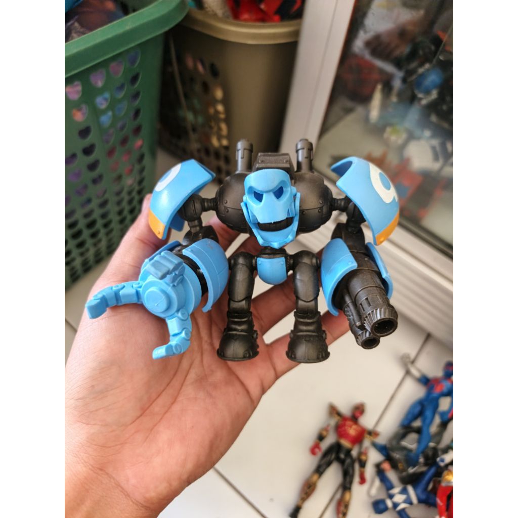 figure vlad & niki superhero surprise blue mech robot skull by zuru