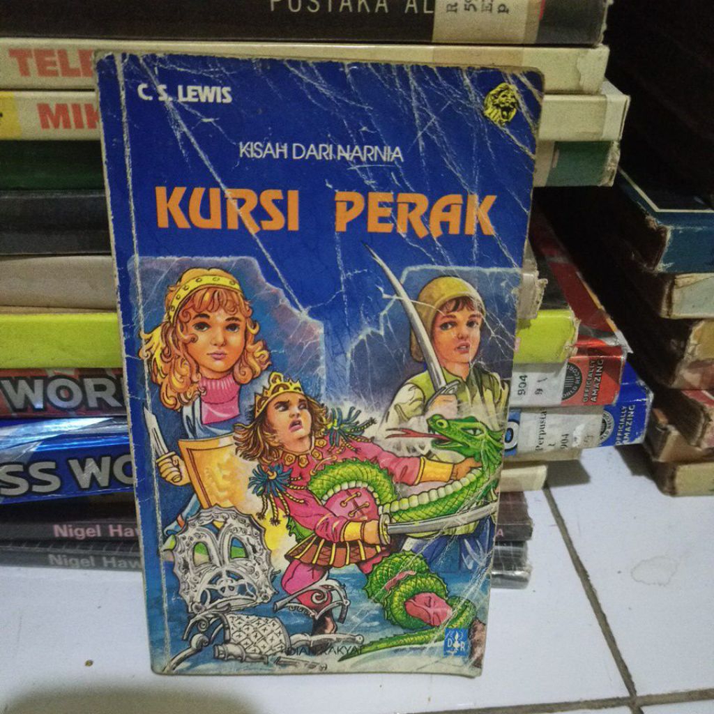 buku kisah dari Narnia kursi perak