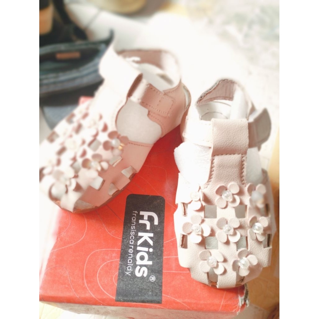 sepatu anak FR kids preloved