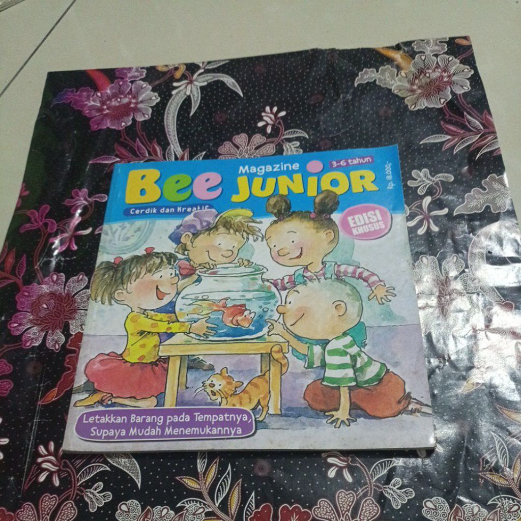 Buku Bee Magazine junior - letakkan barang pada tempatnya