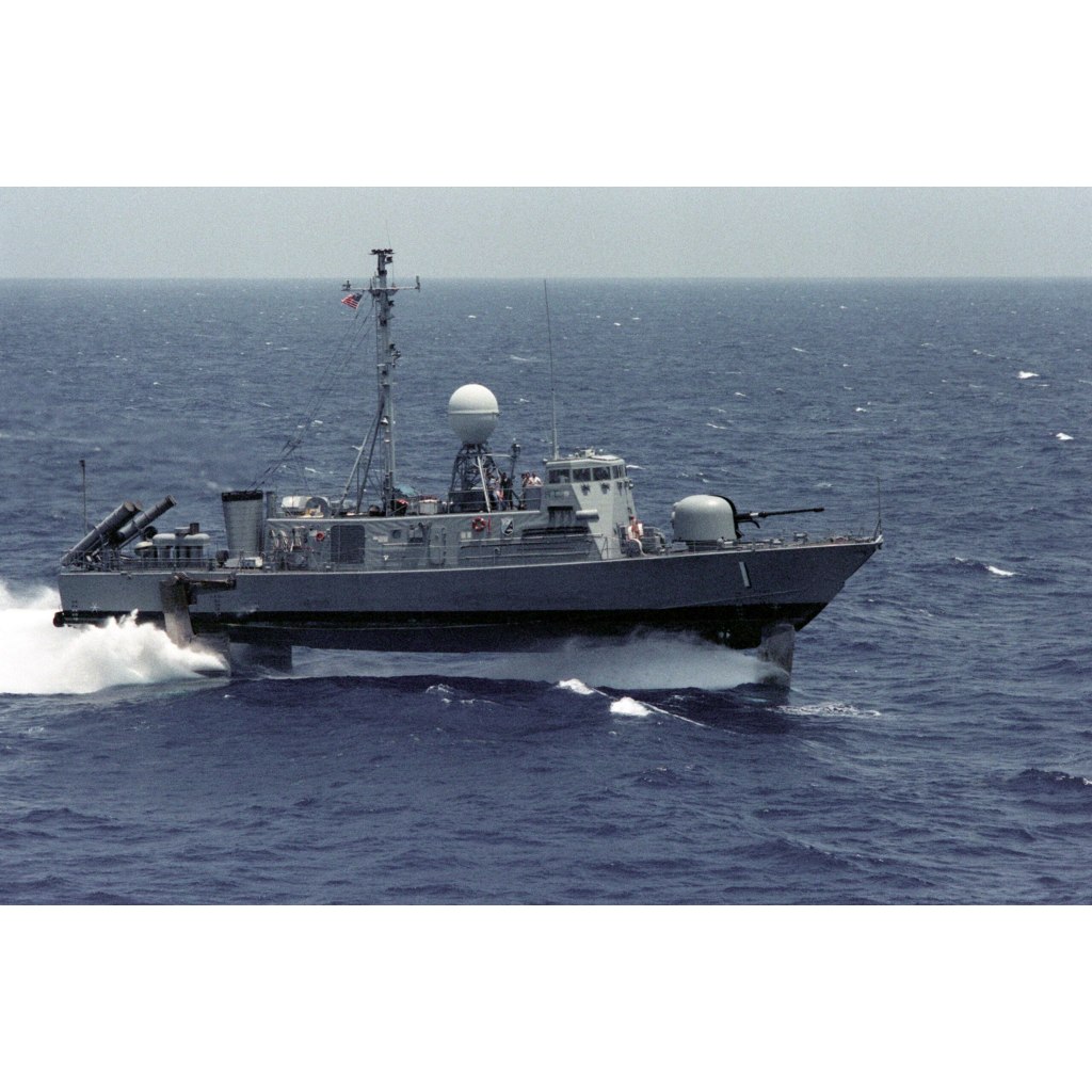 Kapal Futuristik USS PHM Pegasus Class - Model Kit Hobby Boss 1/200 - Patrol Hydrofoil Missile Vesse