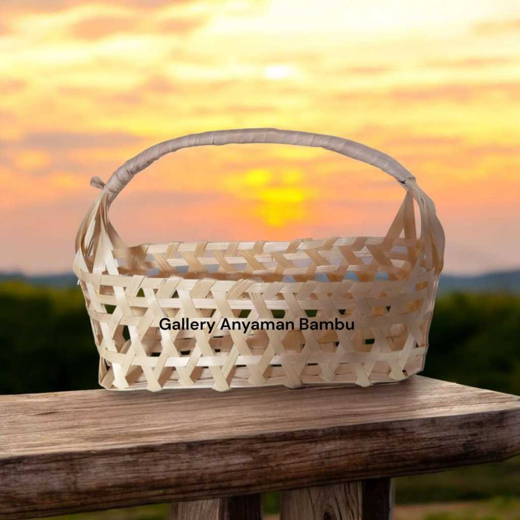 keranjang parcel / anyaman bambu, tas hamprs tas keranjang rotan souvenir / keranjang buah