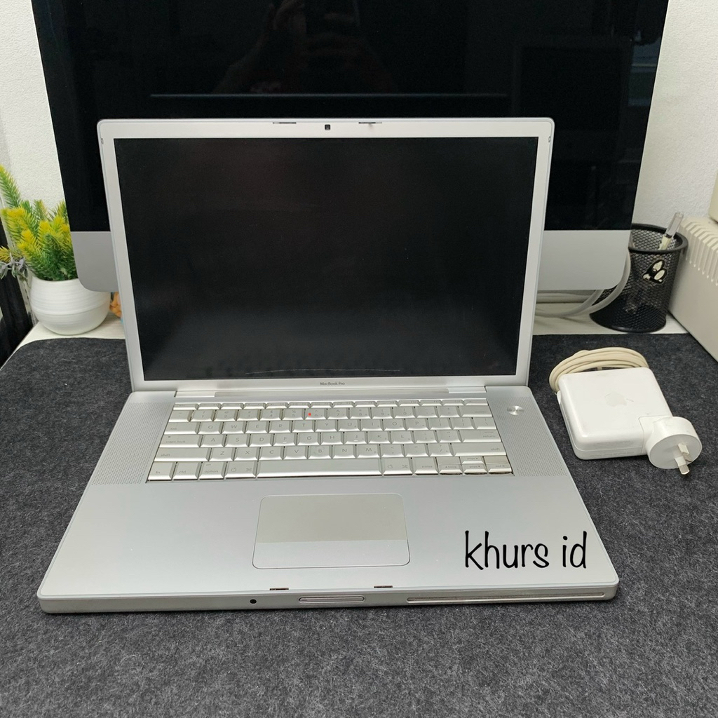 macbook pro 15.5inch first gen 2007 - apple collection