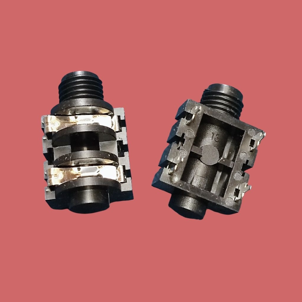 Socket Soket Akai Mono Kelabang