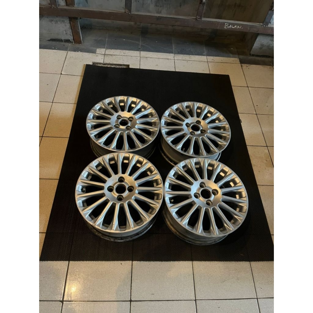 velg oem Ford fiesta R16 pcd 4x100