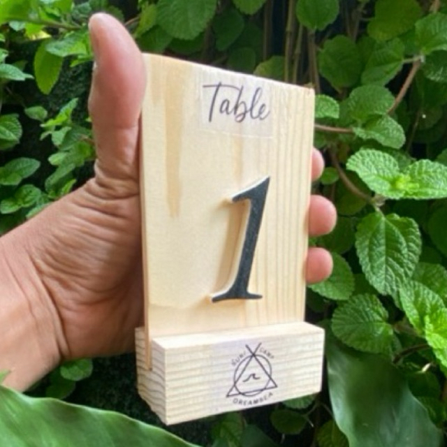 Nomor meja | nomor meja kayu | custom nomor meja | nomor meja bolak balik | ukiran kayu nomor meja |