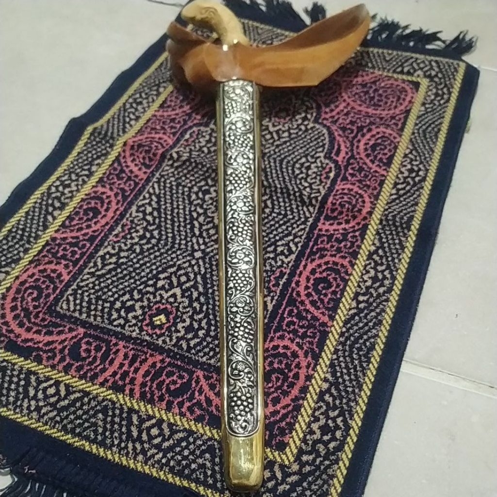 Keris  Sengkelat warangka Ladrang solo Eboni