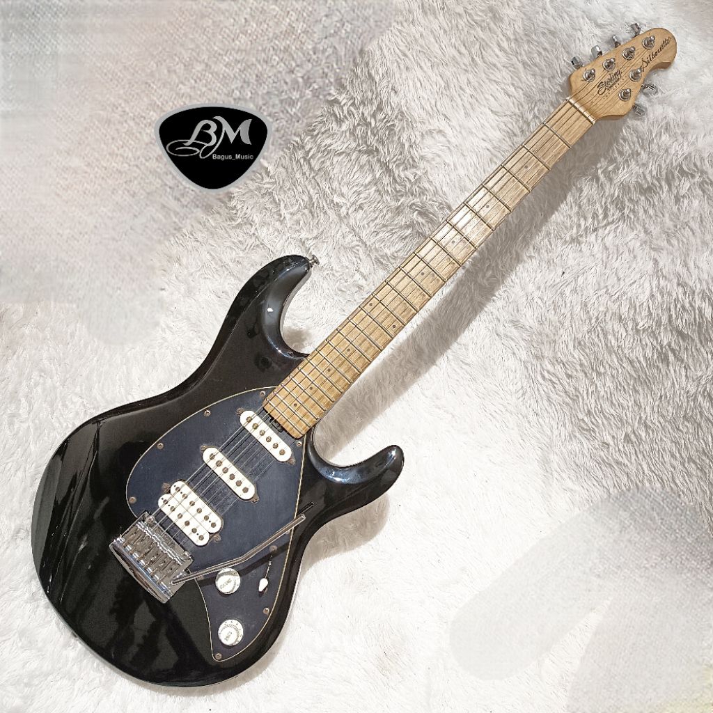 Gitar Sterling Silhouette by musicman
