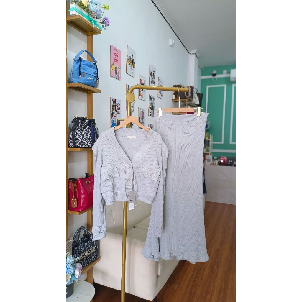 SETELAN RAJUT CROP LENGAN PANJANG