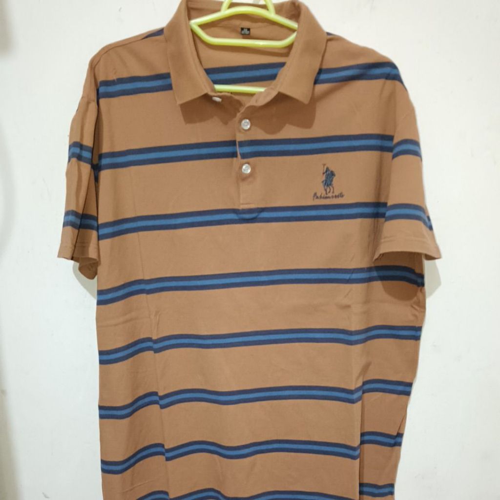 Dua Kaos polo sport dan topten lengan pendek second