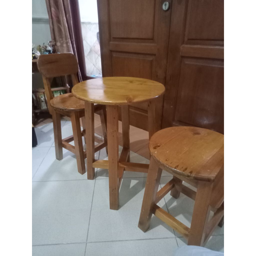 Meja Kursi Kayu Kecil Bulat 1 set