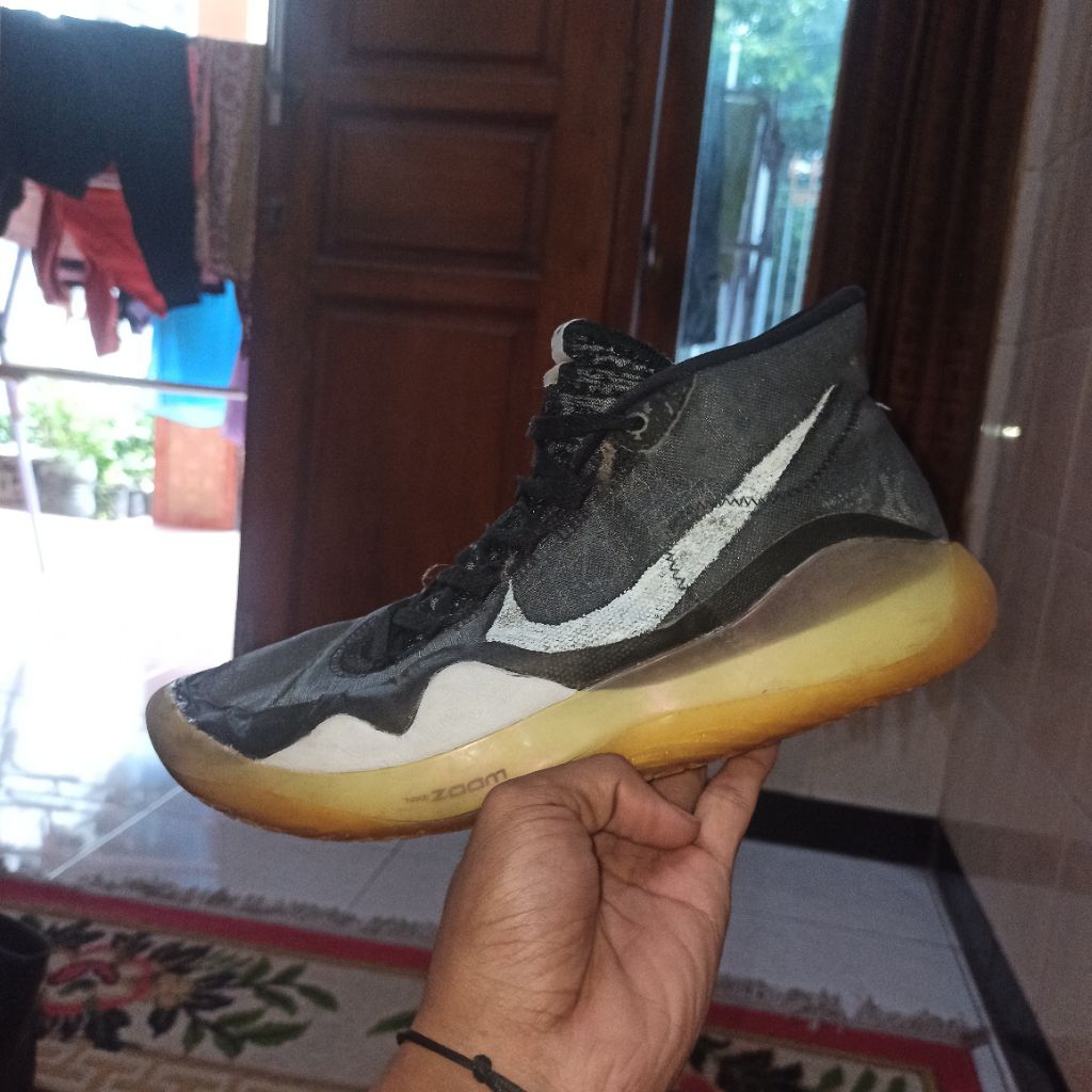 sepatu second centang kd 12 size 42