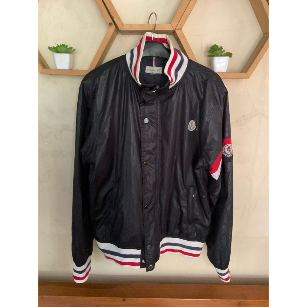 Jaket Bomber Moncler