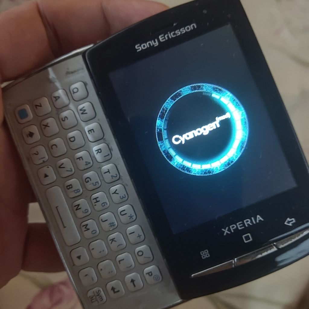 RARE sony ericcson xperia x10 mini pro cusrom jelly bean android 4.1 cyanogen mod u20i custom rom be