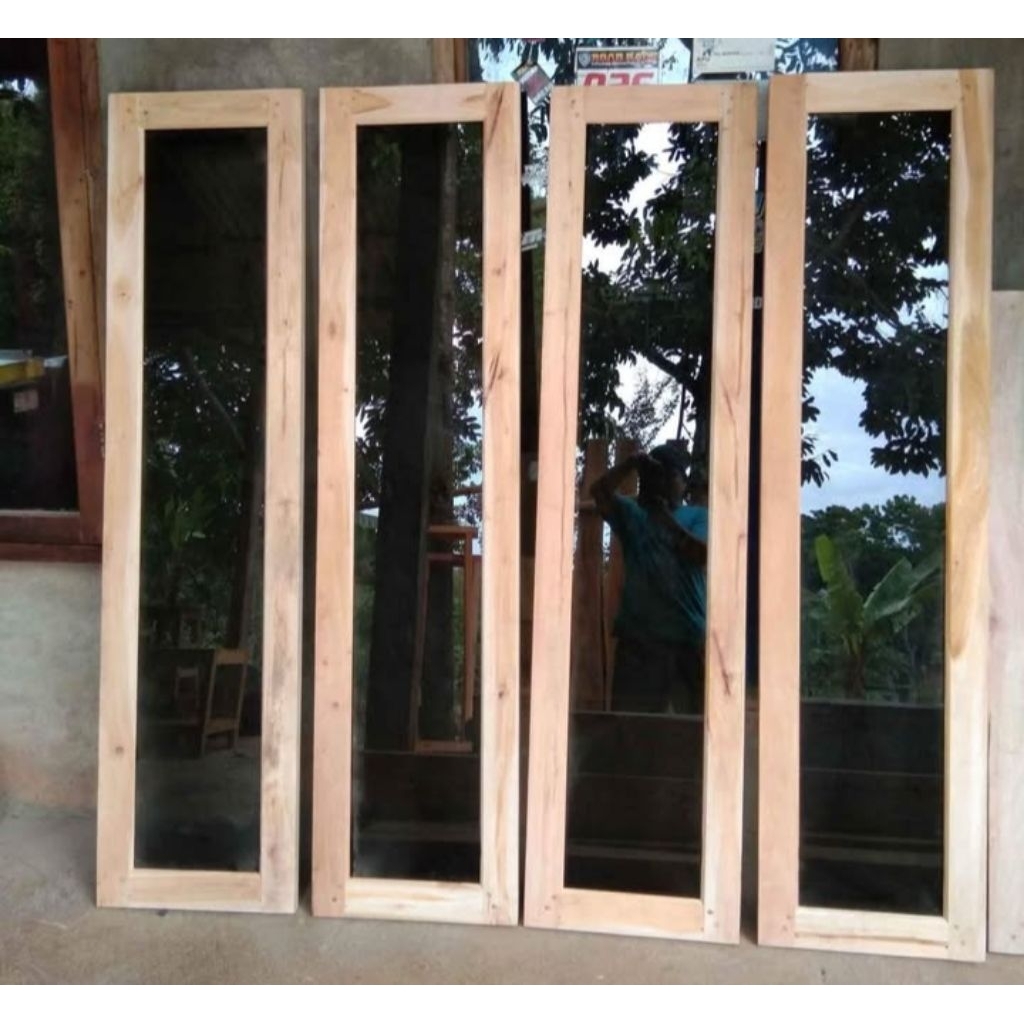 Daun jendela kayu mahoni 150 x 40