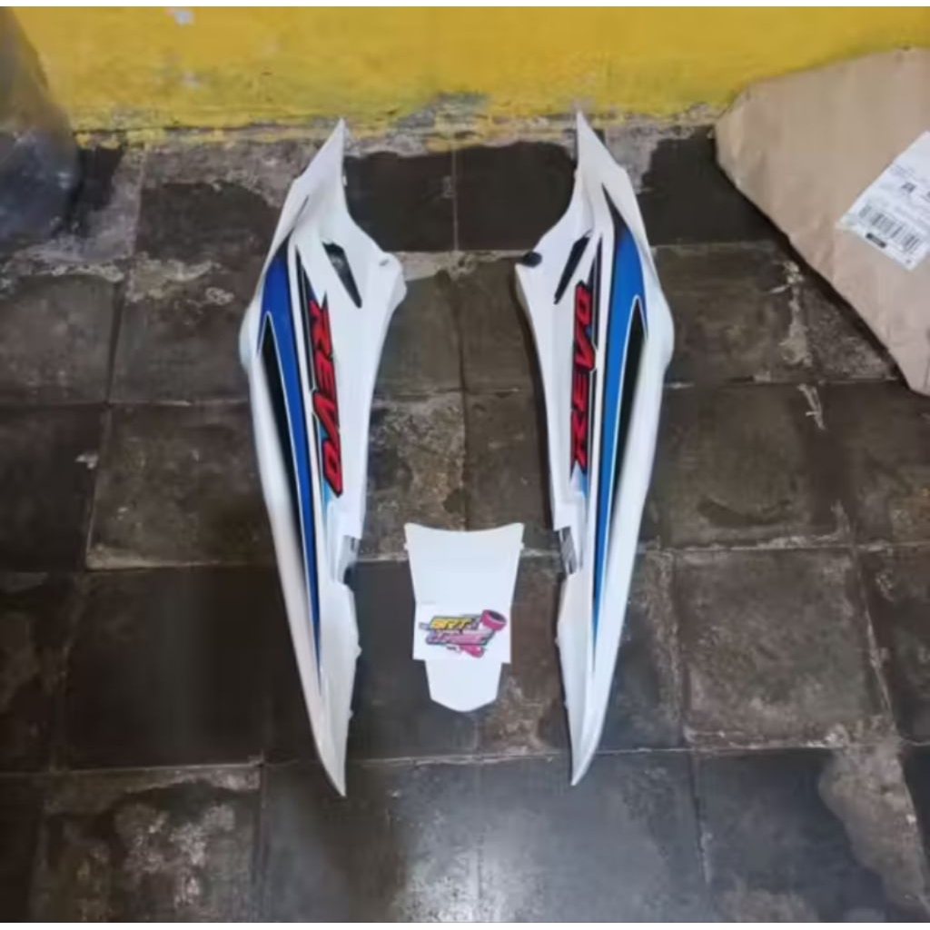 cover bodi revo lama revo lancip set striping warna putih biru tahun 2007-2008
