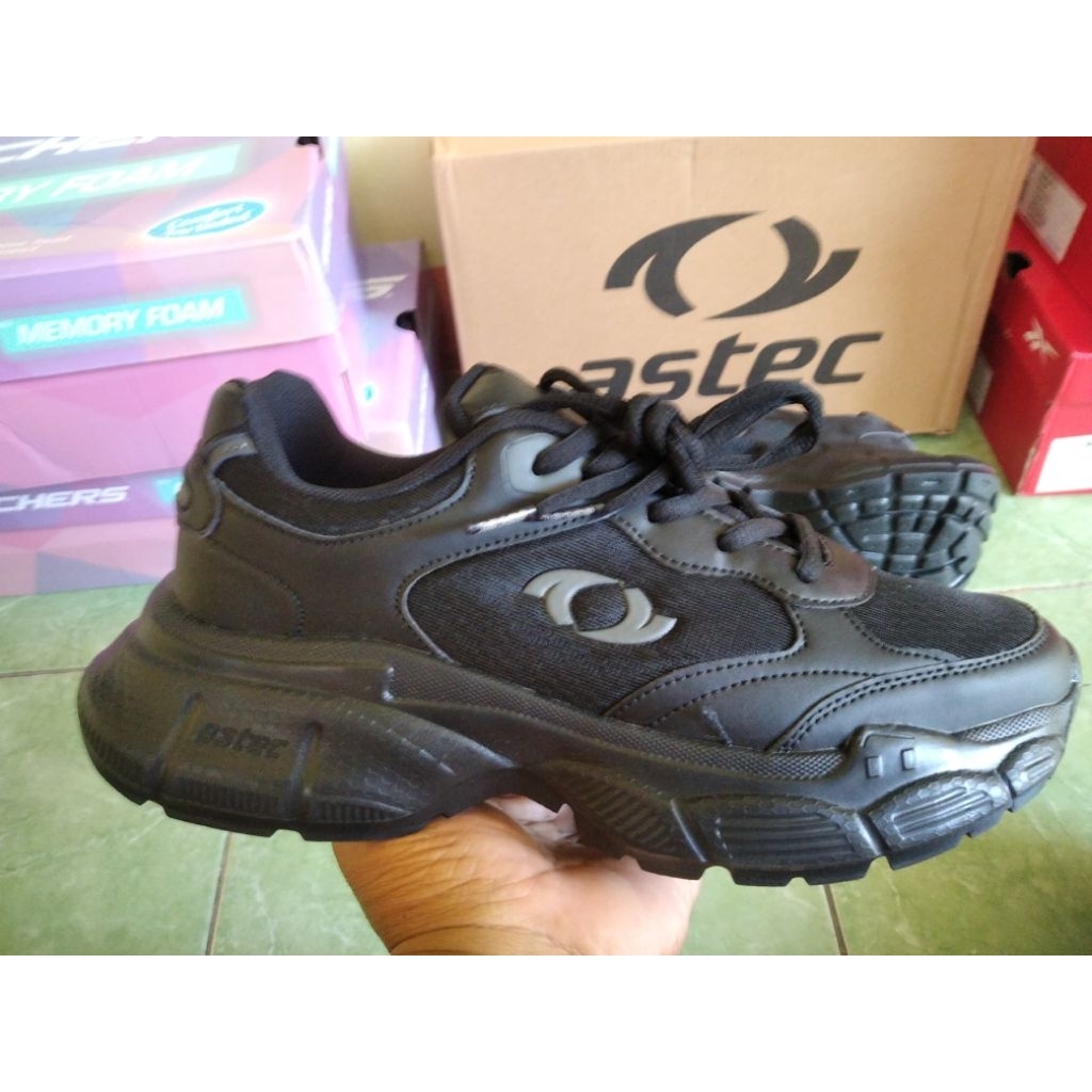 sepatu hitam astec run size 40 murah