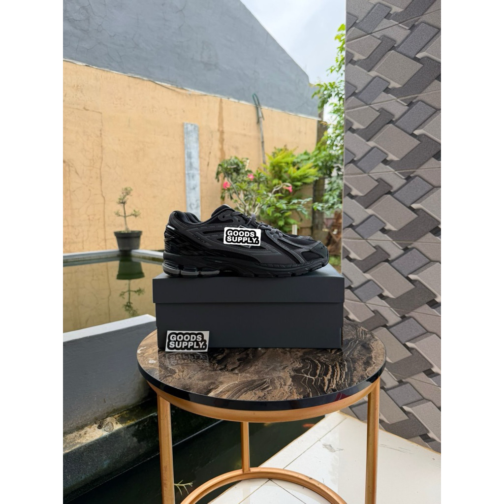 SEPATU 1906r dan 1906D