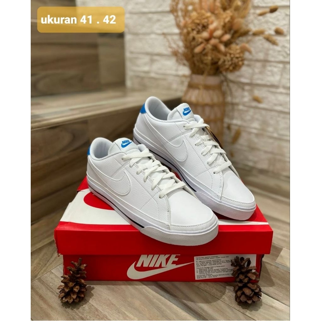 sepatu sneaker nike original warna putih ukuran 41