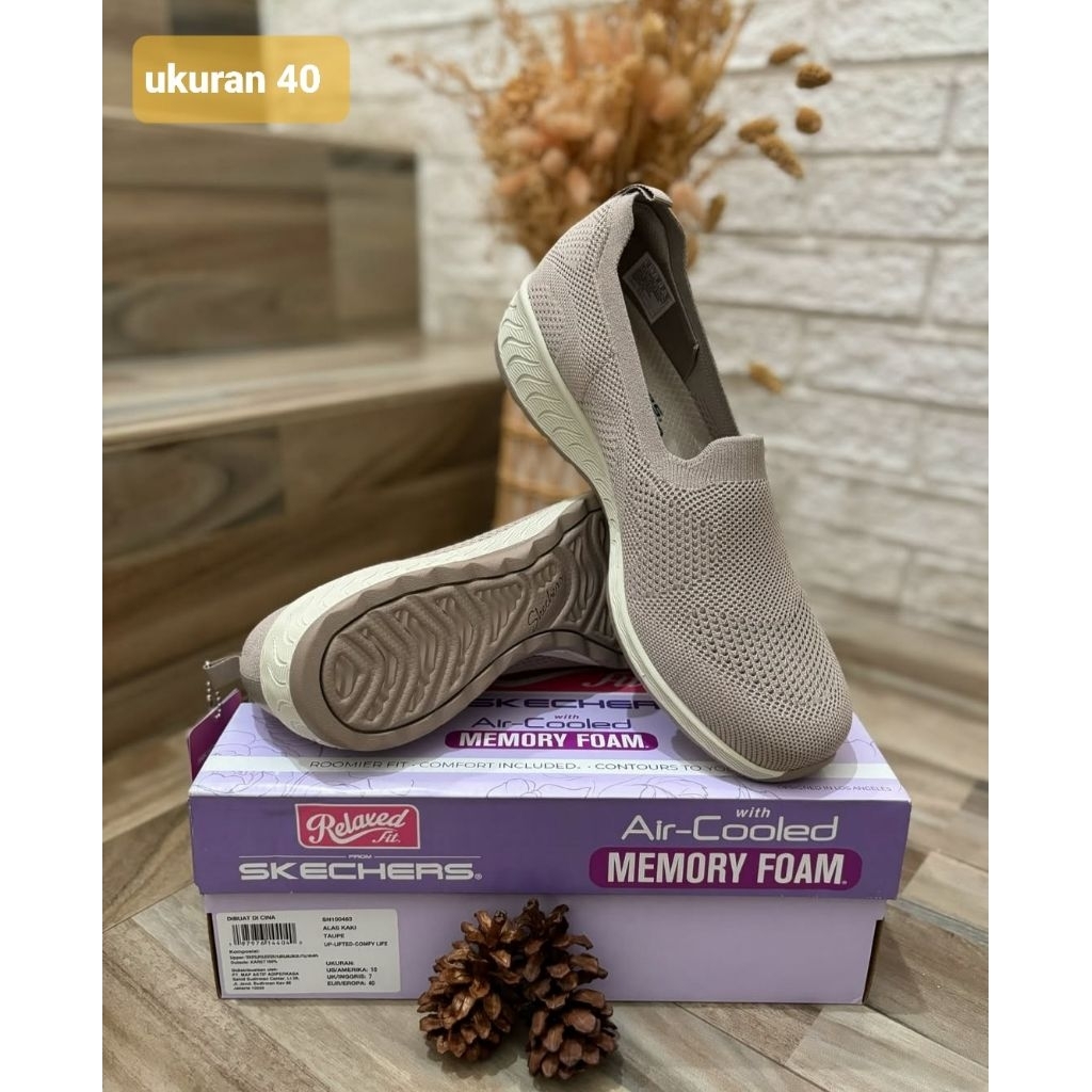 sepatu slop cewek skechers original ukuran 40