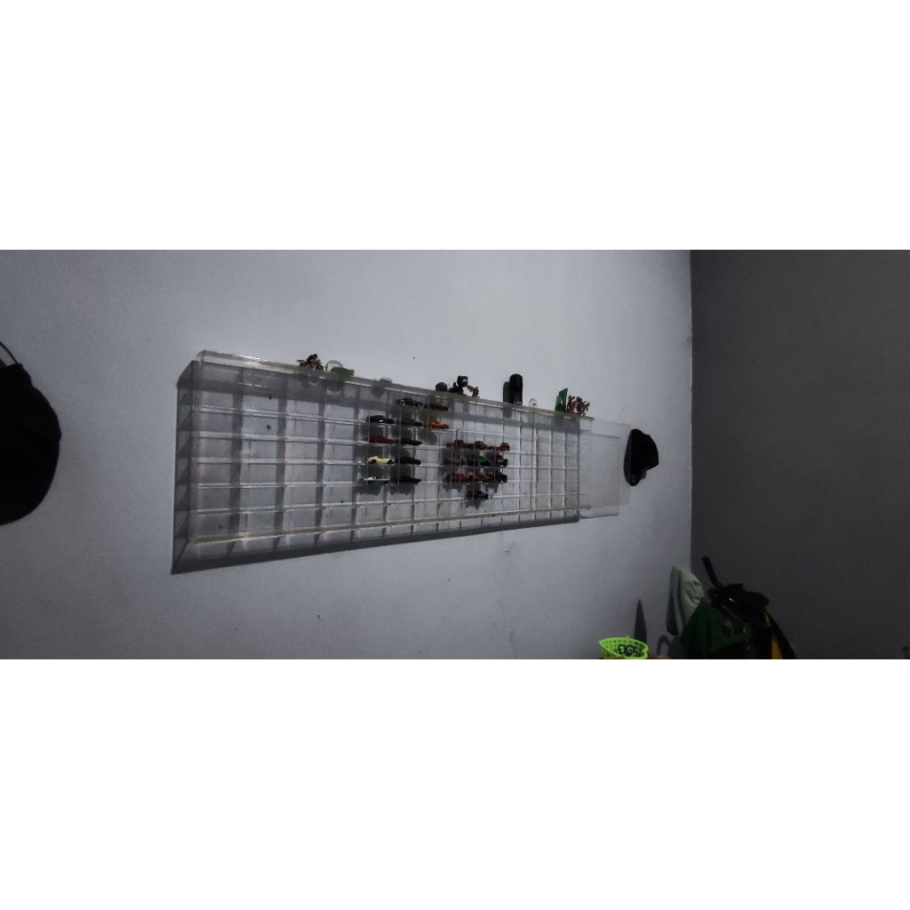 rak akrilik hotwheels