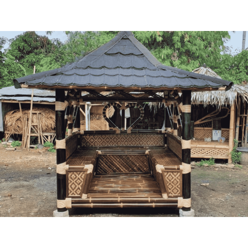 Saung Bambu Kursi 2x2 Meter Persegi
