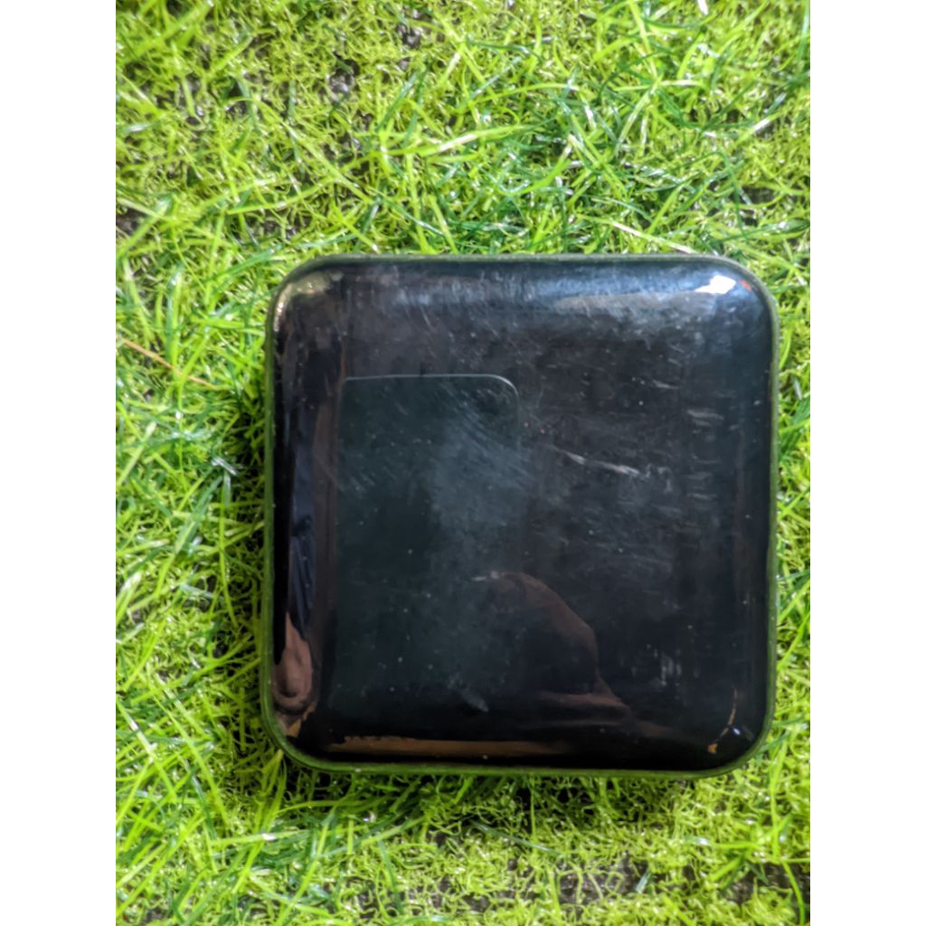 Powerbank kapasitas 12000 m Ah kondisi hidup minus pemakian