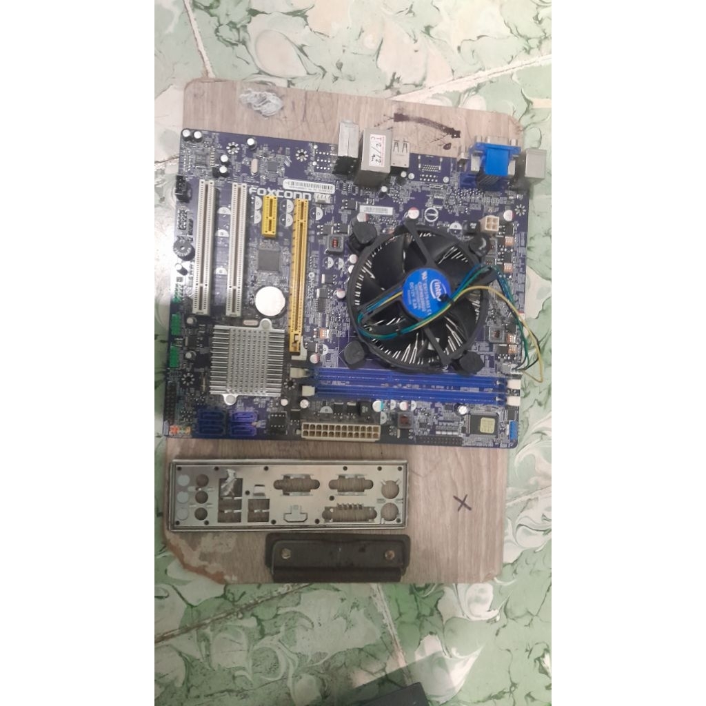mobo h61 + prosesor i3 3240 + hsf